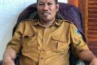 Sekretaris Dinas Koperindag Matim, Vinsen Mahus, saat ditemui di ruang kerjanya, Selasa (8/7/2025). (Foto: Yoris/GBRNews.id)