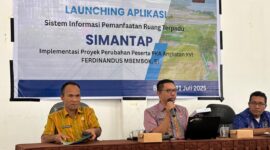Ferdinandus Mbembok, ST, peserta Pelatihan Kepemimpinan Administrator (KPA) Angkatan XVI Provinsi NTT sekaligus Pejabat Administrator di Dinas PUPR Manggarai Timur (Tengah) saat presentasi aplikasi SIMANTAP. (Foto: Iren/GBRNews.id)