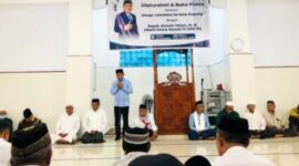 Wakil Ketua Komisi IV DPR RI sekaligus Ketua DPW PAN NTT, Ahmad Yohan, menggelar silaturahmi dan buka puasa bersama jemaah di Masjid Al Multazam Namosain, Kampung Maleset, Kelurahan Namosain, Kota Kupang, Sabtu (7/3/2026).