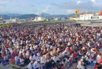 Suasana Salat Idul Fitri 1447 H/2026 M di kawasan Pelabuhan Marina Waterfront City Labuan Bajo, Manggarai Barat, NTT, Sabtu (21/3) pagi. (Foto Sarifudin/GBRNews.id)