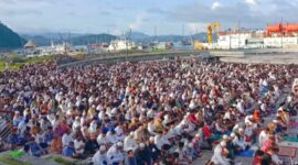 Suasana Salat Idul Fitri 1447 H/2026 M di kawasan Pelabuhan Marina Waterfront City Labuan Bajo, Manggarai Barat, NTT, Sabtu (21/3) pagi. (Foto Sarifudin/GBRNews.id)
