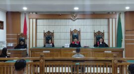 Putusan tersebut dibacakan dalam sidang perkara nomor 7/Pid.Sus/2026/PN Lbj pada Selasa (10/3/2026).