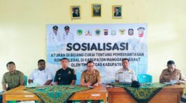 Satgas Cukai Mabar terus memperkuat penindakan dan pencegahan rokok ilegal. Kali ini, tim gabungan menggelar sosialisasi aturan cukai di Desa Nangalili, Kecamatan Lembor Selatan, Selasa (28/4/2026). Foto Rino/GBRNews.id