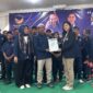 Ketua DPD Partai NasDem Manggarai Barat, Yopi Widyanti, memimpin langsung prosesi pelantikan didampingi Sekretaris DPD, Andy Rizky Nur Cahya.