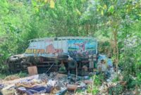Kondisi truk Mitra Jaya usai terjun ke jurang di tanjakan Wae Nengke, Manggarai Barat. Dok. Polsek Lembor