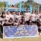 Skuad Teratai DeRie (belakang) dan Putri Kerora (depan) 