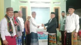 Abdul Rahmad resmi dikukuhkan sebagai Tua Golo Merombok, Rabu (3/6/2026) malam. Foto Rino/GBRNews.id