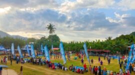 Suasana pertandingan voli di Lapangan Soknar, Desa Golo Mori, Minggu (14/6/2026) sore. (Foto Sarifudin/GBRNews.id) 