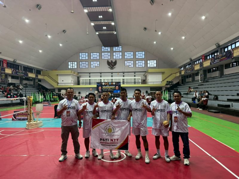 Kontingen Nusa Tenggara Timur (NTT) yang diwakili atlet putra asal Kabupaten Manggarai Barat pada Liga Sepak Takraw Indonesia (LSI) Wilayah II Tahun 2026, Kamis (2/7) pagi. Foto Rino/GBRNews.id
