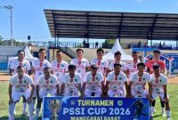 Skuad Monster Mbeliling pada laga perdana Grup B Open Turnamen PSSI Cup II Manggarai Barat, Minggu (9/8/2026) sore. Foto Rino/GBRNews.id