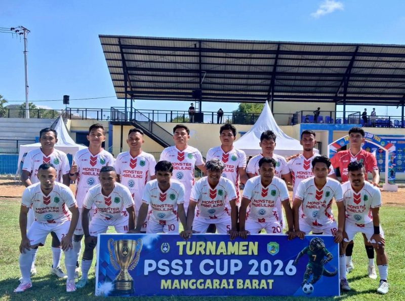 Skuad Monster Mbeliling pada laga perdana Grup B Open Turnamen PSSI Cup II Manggarai Barat, Minggu (9/8/2026) sore. Foto Rino/GBRNews.id