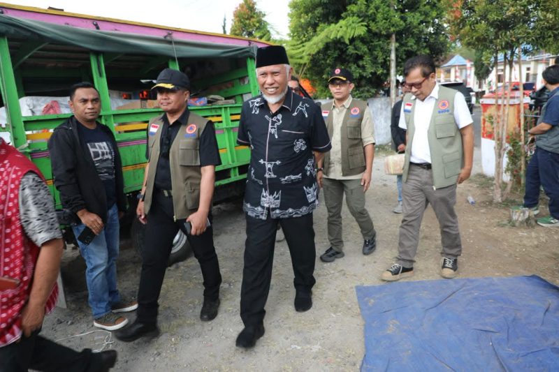 Gubernur Sumatera Barat Mahyeldi Ansharullah saat mengunjungi Pos Kabupaten Manggarai.