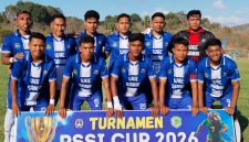 Skuad Wae Sambi FC pada laga perdana Grup E Open Turnamen PSSI Cup II Manggarai Barat, Senin (10/8/2026) sore. Foto Rino/GBRNews.id