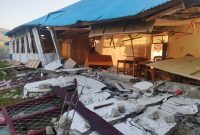 Kondisi salah satu sekolah menengah atas yang rubuh akibat gempa Flores. Foto: Adi Ngongo/Kacabdin Dinas PK Wilayah Manggarai Raya