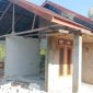 Kondisi rumah milik Fransiskus Maji di Kampung Watu Mundung, Desa Golo Meni pasca dilanda gempa M 7,7, Sabtu (15/8/2026) pagi. Foto Rino/GBRNews.id