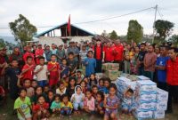 Anggota DPR RI sekaligus Bendahara DPD PDI Perjuangan NTT, Stevano Rizki Adranacus, turun langsung menemui warga terdampak di Kecamatan Kuwus Barat, Kabupaten Manggarai Barat, Senin (17/8/2026).