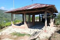 Kondisi rumah milik Oma Ija di Kampung Rewas, Desa Lumut, Kecamatan Ndoso, Kab. Manggarai Barat. Foto: FB Imelda Ilyanti. 
