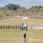 Black Crown FC (kostum hitam) berhadapan dengan Kobar FC (kostum putih) dalam lanjutan babak 16 besar Open Turnamen PSSI Cup II Manggarai Barat 2026 di Stadion Komodo, Labuan Bajo, Selasa (1/9/2026) sore. Foto: Rino/GBRNews.id