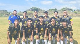 Skuad Black Crown FC dalam laga babak 16 besar Open Turnamen PSSI Cup II Manggarai Barat 2026 di Stadion Komodo, Labuan Bajo, Selasa (1/9/2026) sore. Foto: Rino/GBRNews.id