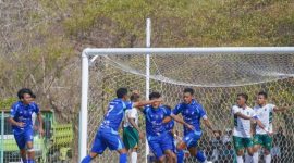 Laga semifinal Open Turnamen PSSI Cup II Manggarai Barat 2026 antara Vamos Bajo FC kontra Terang FC berlangsung panas dan penuh drama di Stadion Komodo, Labuan Bajo, Senin (7/9/2026).
