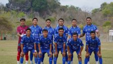 Starting XI Vamos Bajo FC saat menghadapi Wae Sambi FC pada partai final Open Turnamen PSSI Cup II Manggarai Barat 2026 di Stadion Komodo, Labuan Bajo, Rabu (9/9/2026).