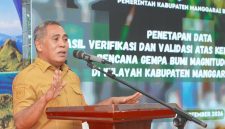 Bupati Manggarai Barat, Edistasius Endi menyatakan 6.657 rumah warga di Manggarai Barat yang memenuhi klasifikasi mengalami kerusakan akibat gempa M7,7.(Dok. Prokopm Mabar) 
